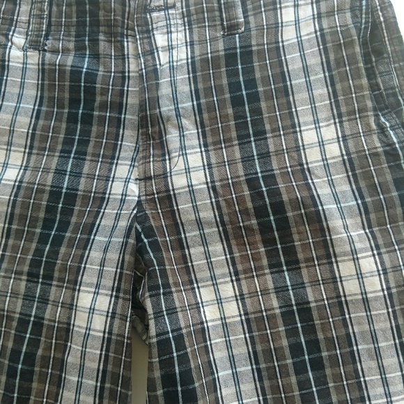 Never worn men's plaid shorts - Picture 3 of 4